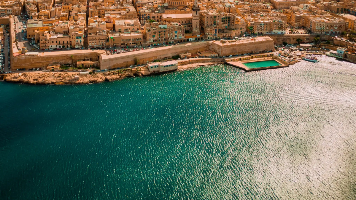 An Insightful Website for a Capital Advisory Firm